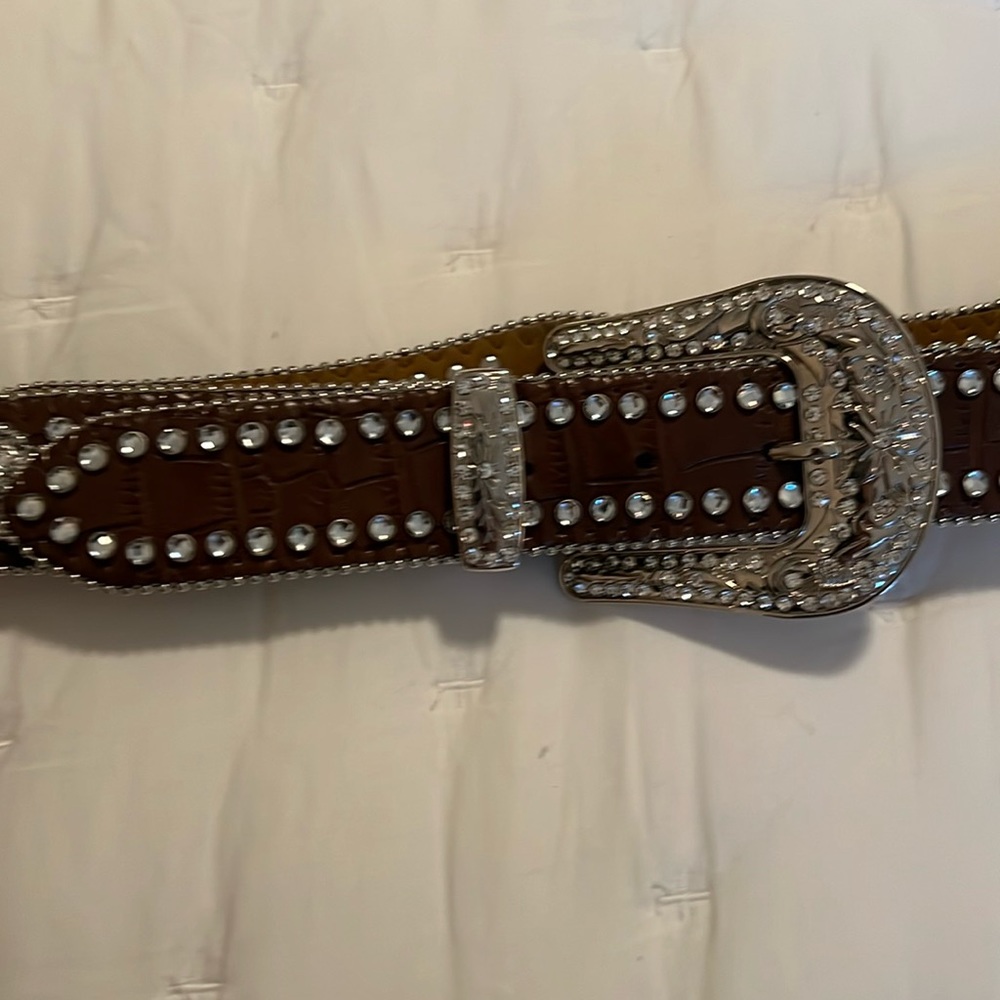 Nacona girls belt. Fits women size 0.
